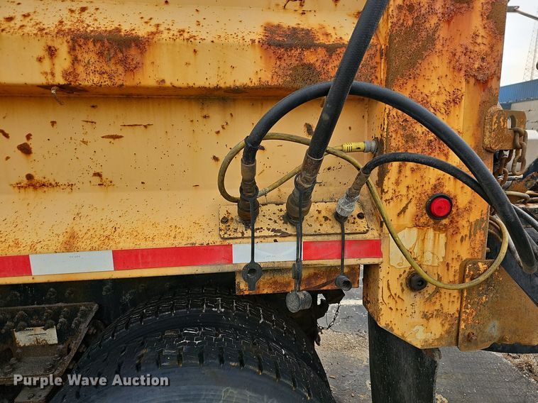 image for item OG9389 2008 International Work Star 7600  dump truck