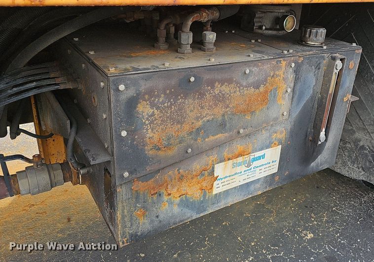 image for item OG9389 2008 International Work Star 7600  dump truck