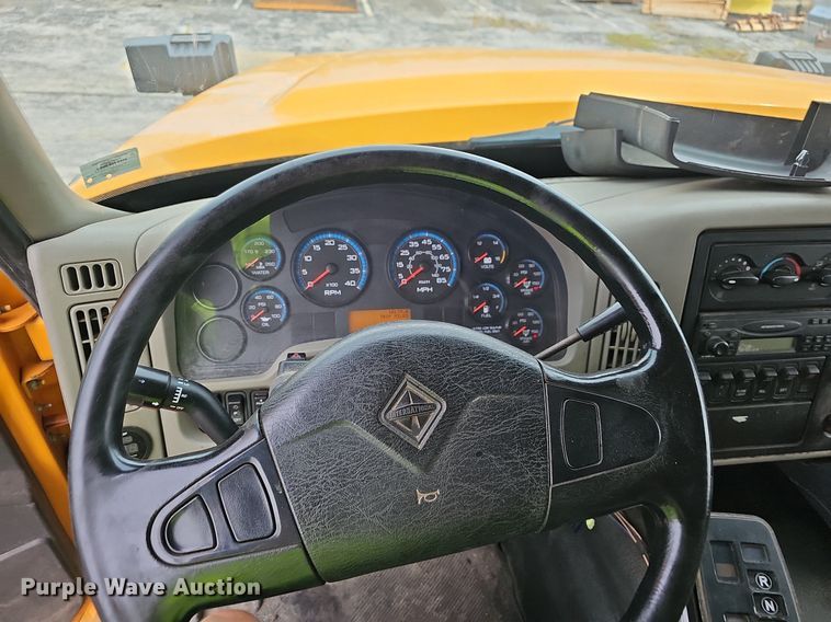 image for item OG9389 2008 International Work Star 7600  dump truck