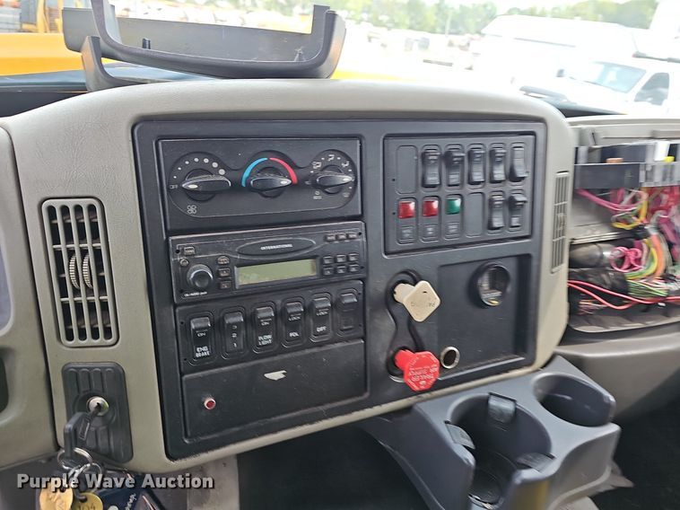 image for item OG9389 2008 International Work Star 7600  dump truck