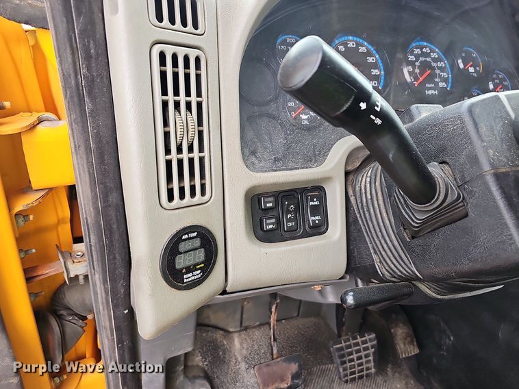 image for item OG9389 2008 International Work Star 7600  dump truck