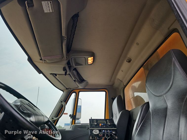 image for item OG9389 2008 International Work Star 7600  dump truck