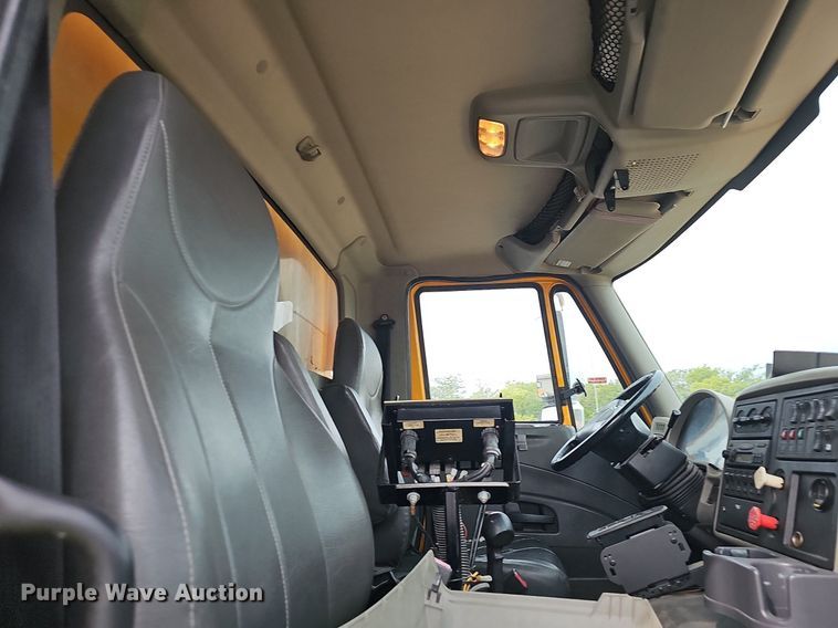 image for item OG9389 2008 International Work Star 7600  dump truck