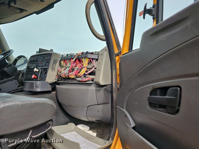 image for item OG9389 2008 International Work Star 7600  dump truck