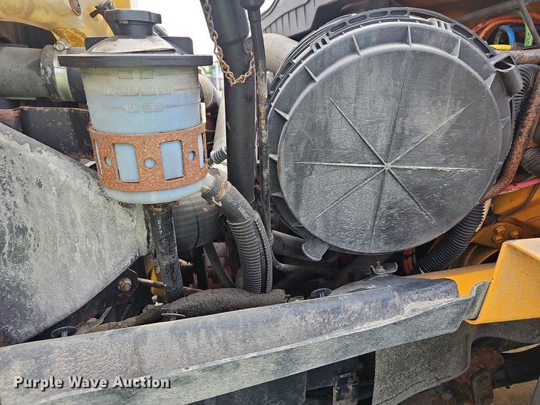 image for item OG9389 2008 International Work Star 7600  dump truck