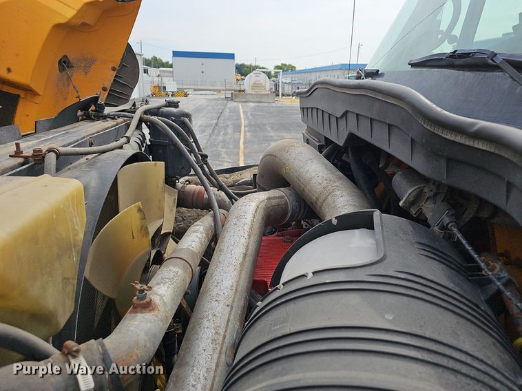 image for item OG9389 2008 International Work Star 7600  dump truck