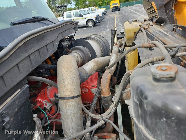 image for item OG9389 2008 International Work Star 7600  dump truck