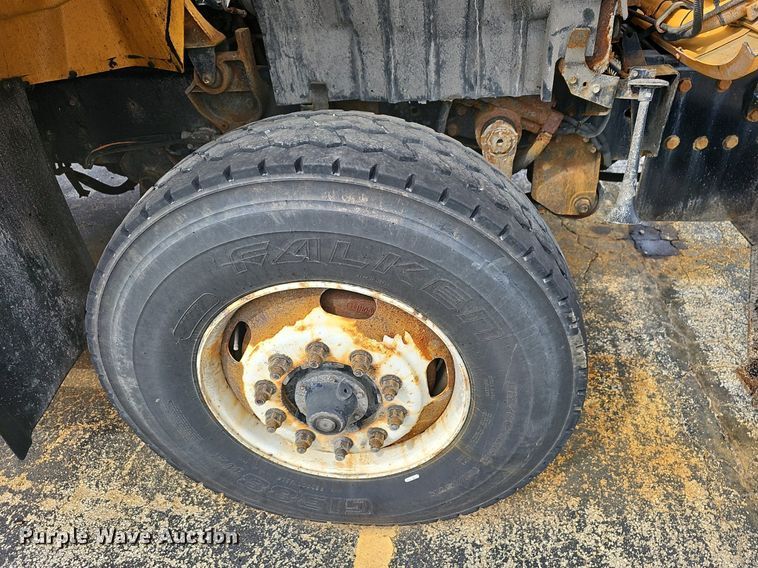 image for item OG9389 2008 International Work Star 7600  dump truck