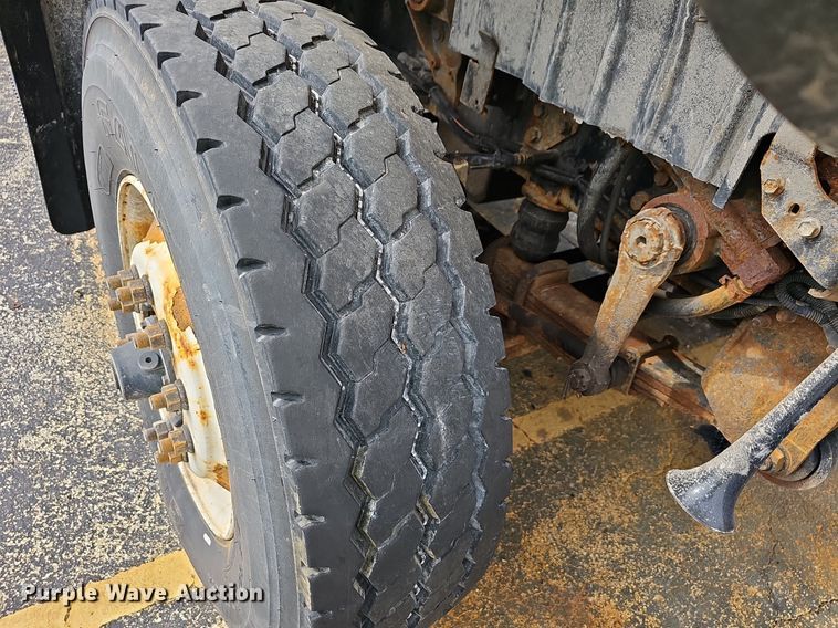 image for item OG9389 2008 International Work Star 7600  dump truck