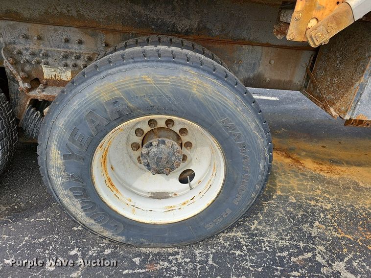 image for item OG9389 2008 International Work Star 7600  dump truck