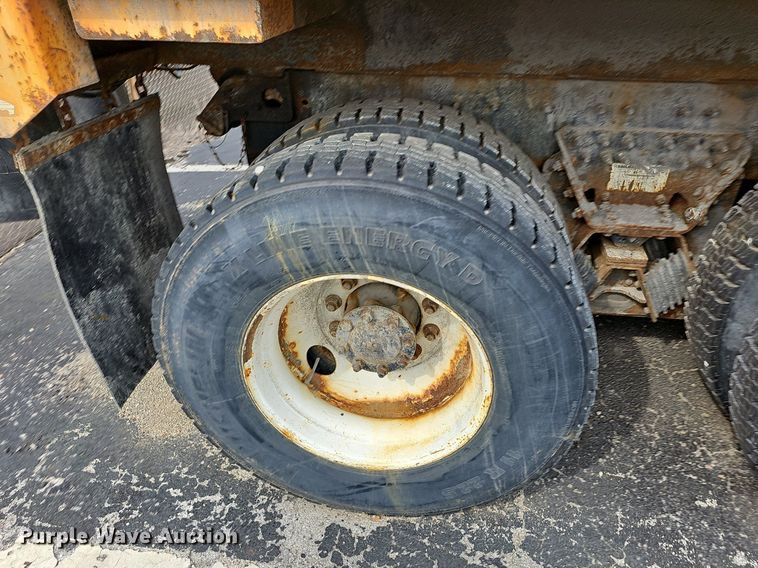 image for item OG9389 2008 International Work Star 7600  dump truck
