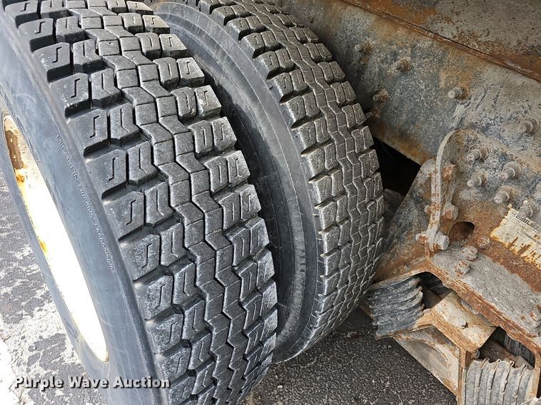 image for item OG9389 2008 International Work Star 7600  dump truck