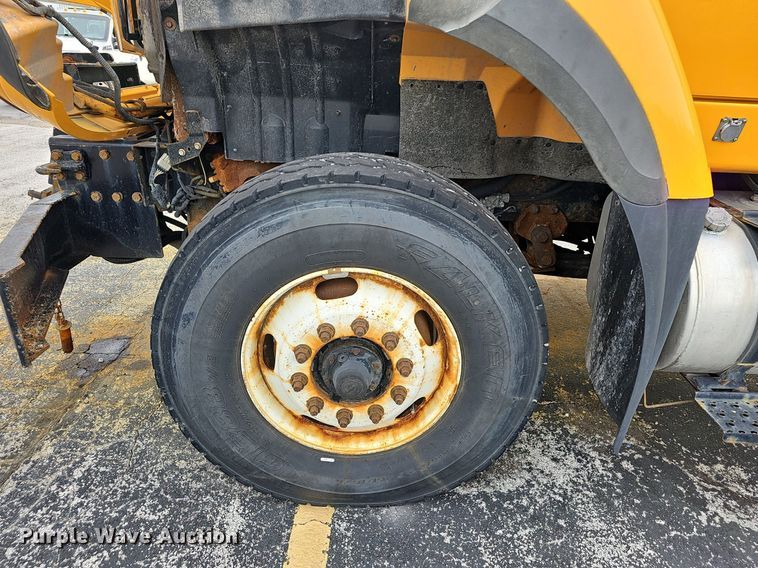 image for item OG9389 2008 International Work Star 7600  dump truck