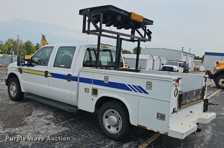 image for item OG9390 2009 Ford F250  Crew Cab utility bed pickup truck