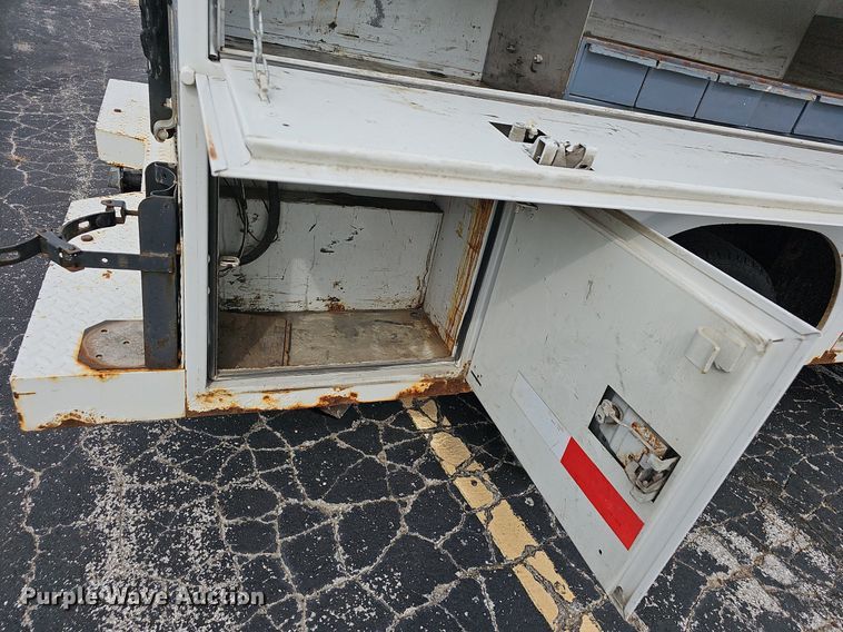 image for item OG9390 2009 Ford F250  Crew Cab utility bed pickup truck