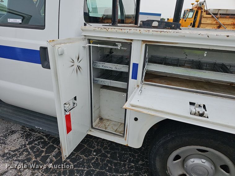 image for item OG9390 2009 Ford F250  Crew Cab utility bed pickup truck