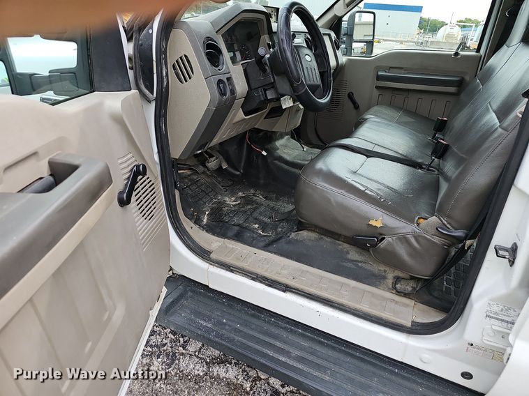 image for item OG9390 2009 Ford F250  Crew Cab utility bed pickup truck