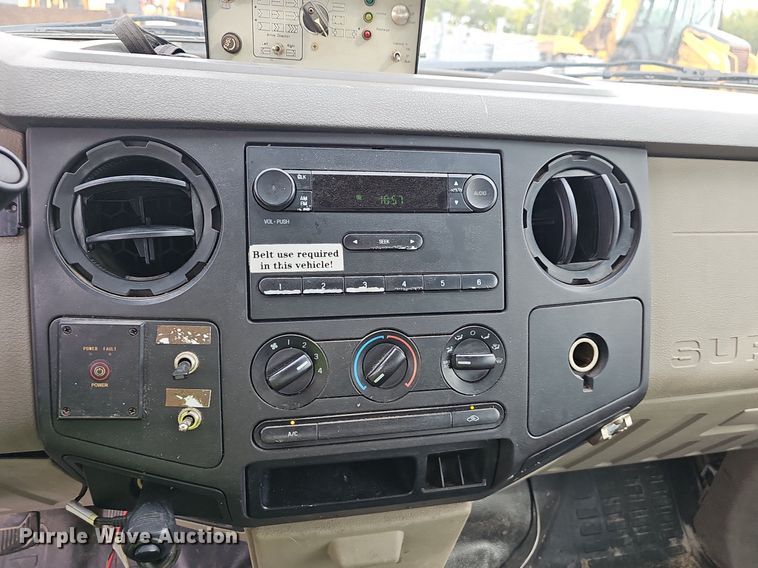 image for item OG9390 2009 Ford F250  Crew Cab utility bed pickup truck