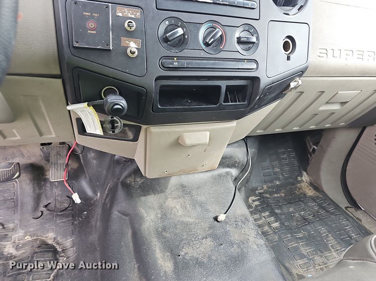 image for item OG9390 2009 Ford F250  Crew Cab utility bed pickup truck