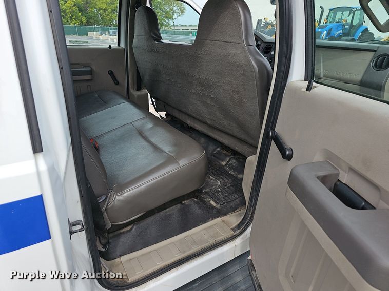 image for item OG9390 2009 Ford F250  Crew Cab utility bed pickup truck