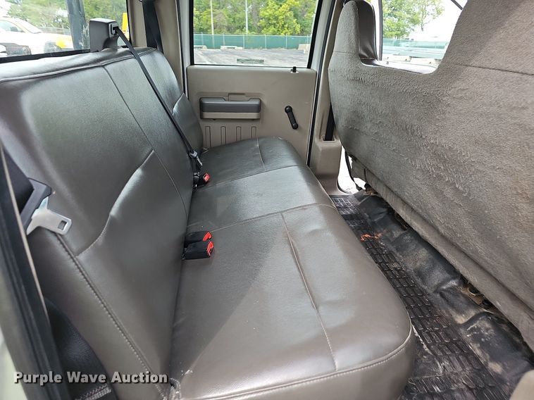 image for item OG9390 2009 Ford F250  Crew Cab utility bed pickup truck