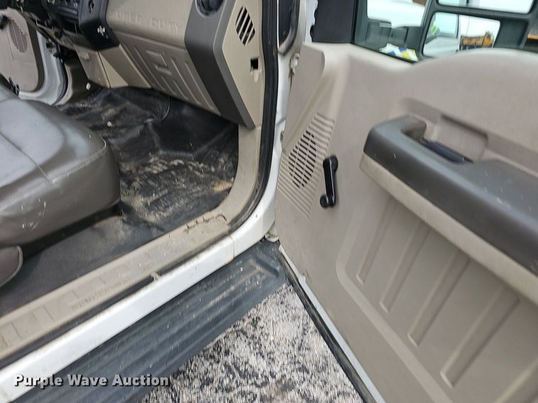 image for item OG9390 2009 Ford F250  Crew Cab utility bed pickup truck