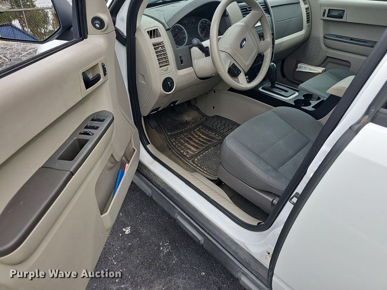 image for item OG9392 2010  Ford Escape  SUV