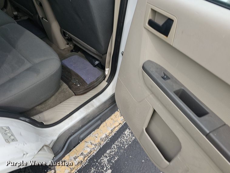 image for item OG9392 2010  Ford Escape  SUV