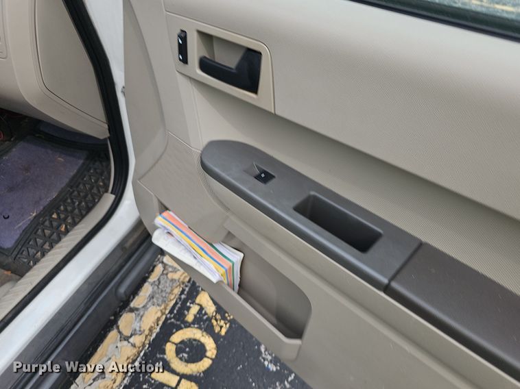 image for item OG9392 2010  Ford Escape  SUV