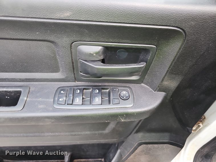 image for item OG9393 2013 Dodge Ram 1500  Crew Cab pickup truck