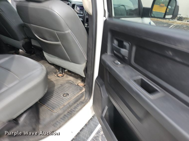 image for item OG9393 2013 Dodge Ram 1500  Crew Cab pickup truck