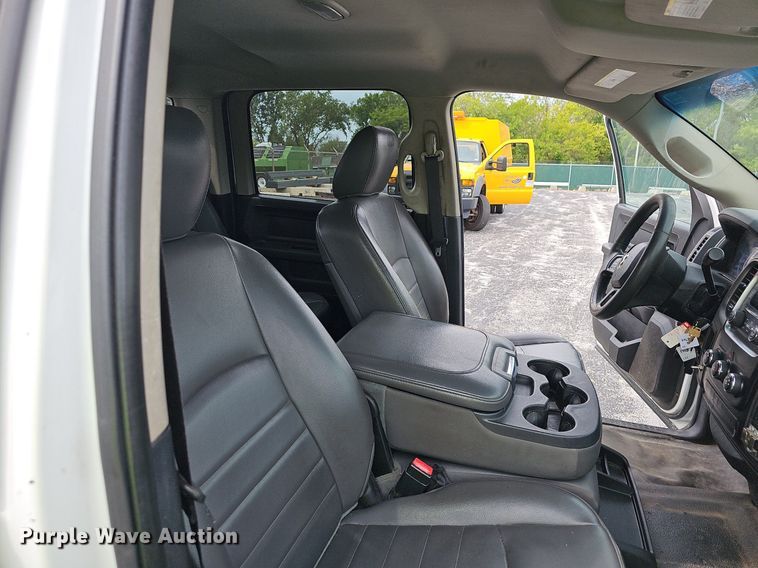 image for item OG9393 2013 Dodge Ram 1500  Crew Cab pickup truck