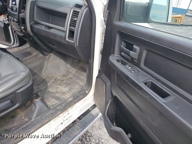 image for item OG9393 2013 Dodge Ram 1500  Crew Cab pickup truck