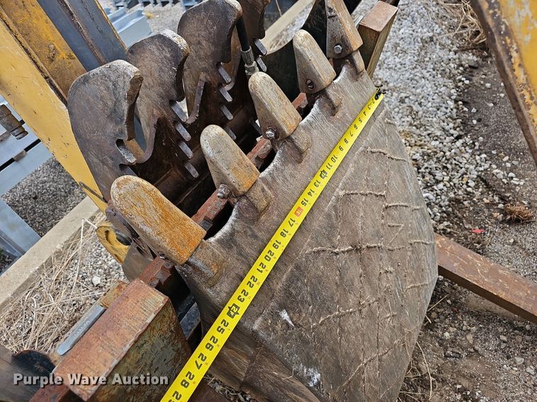 image for item OG9395 2005 John Deere 310SG  backhoe