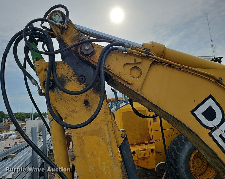 image for item OG9395 2005 John Deere 310SG  backhoe