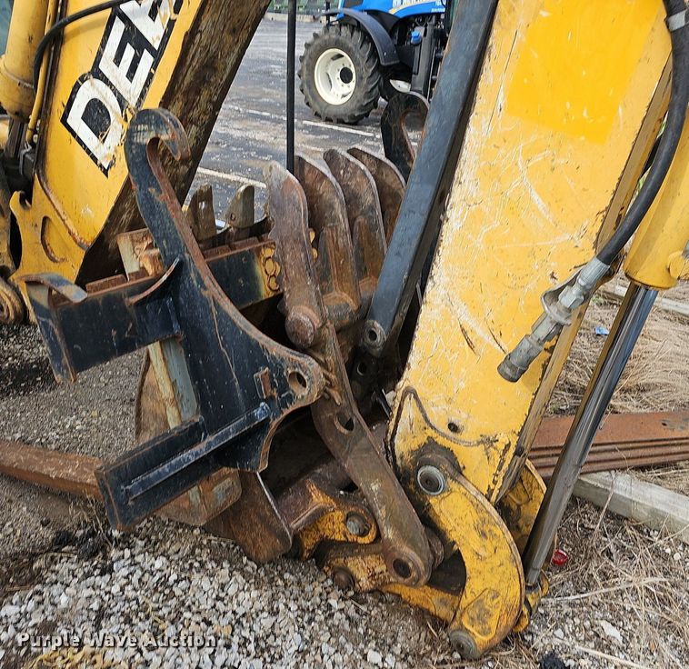 image for item OG9395 2005 John Deere 310SG  backhoe