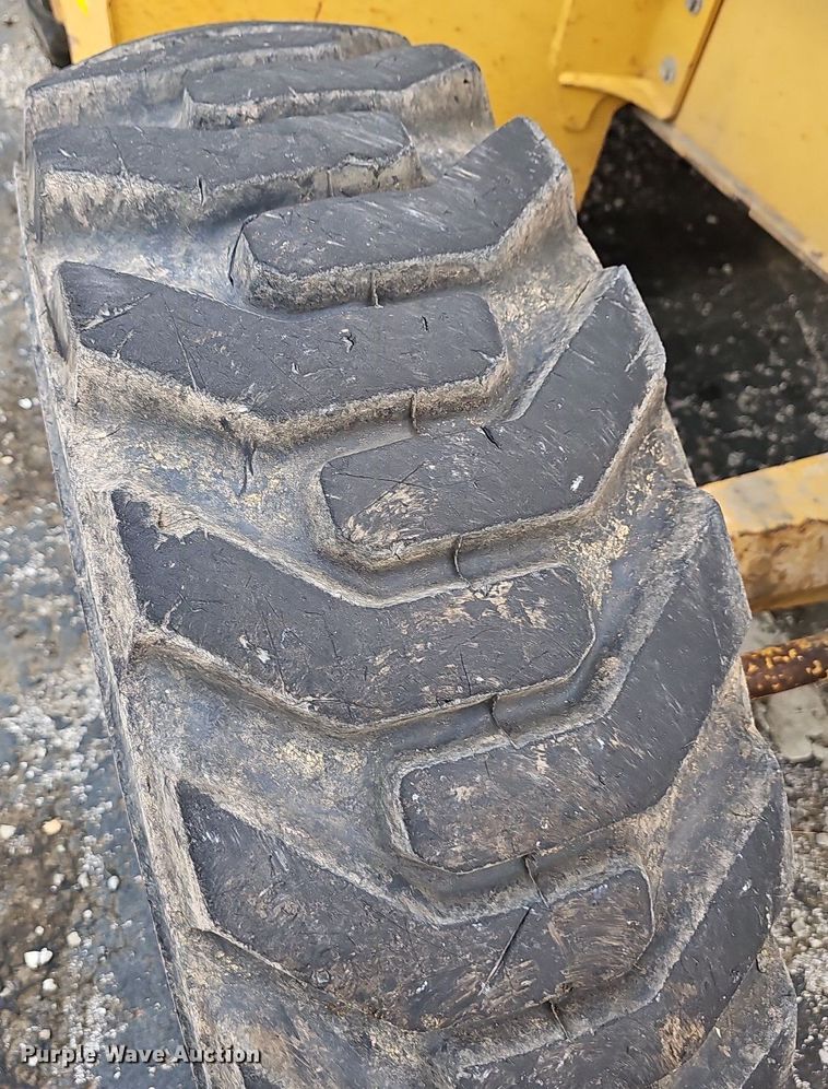 image for item OG9395 2005 John Deere 310SG  backhoe