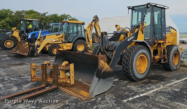 image for item OG9396 2006 John Deere 444J  wheel loader