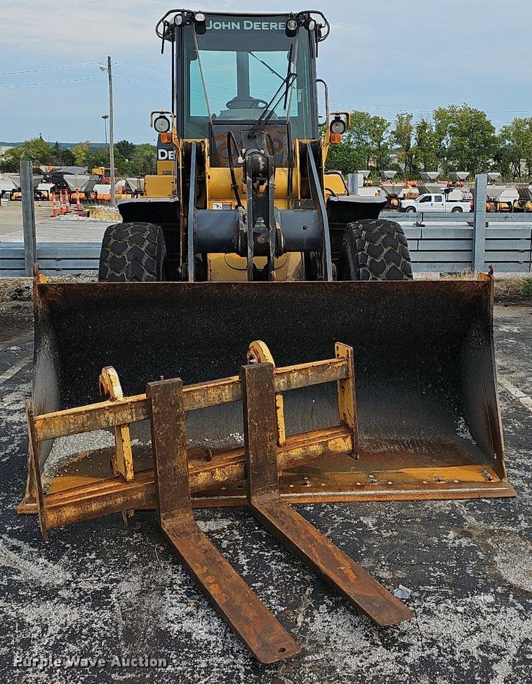 image for item OG9396 2006 John Deere 444J  wheel loader