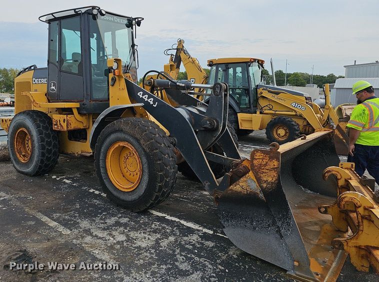 image for item OG9396 2006 John Deere 444J  wheel loader