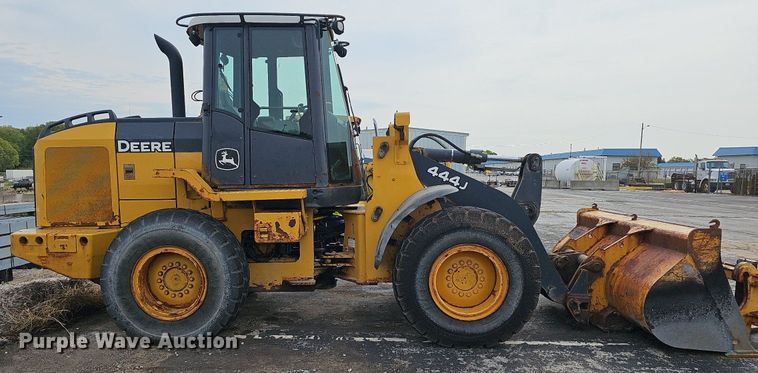 image for item OG9396 2006 John Deere 444J  wheel loader