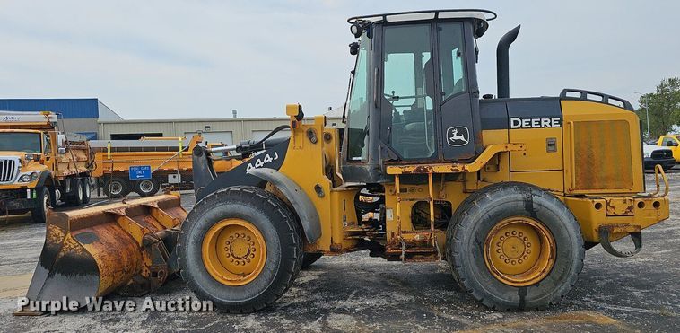 image for item OG9396 2006 John Deere 444J  wheel loader