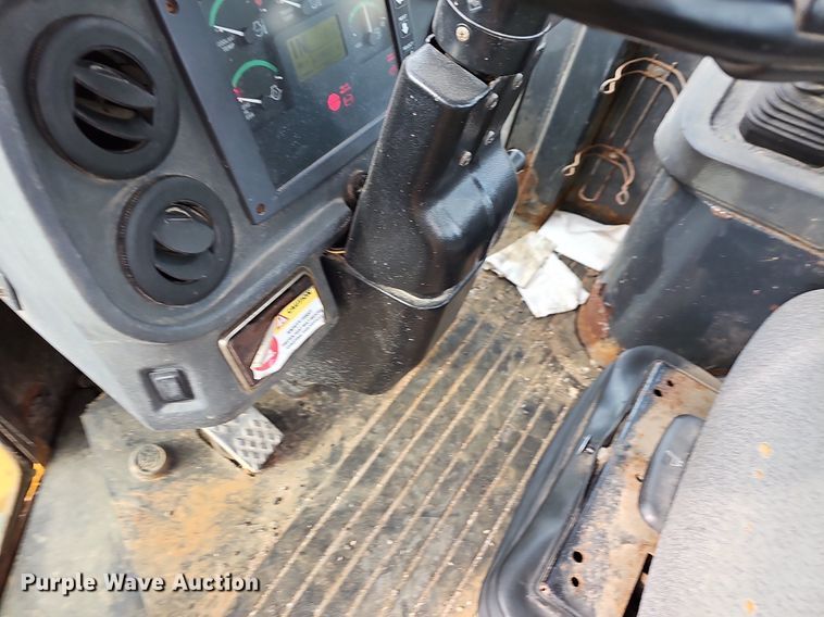 image for item OG9396 2006 John Deere 444J  wheel loader