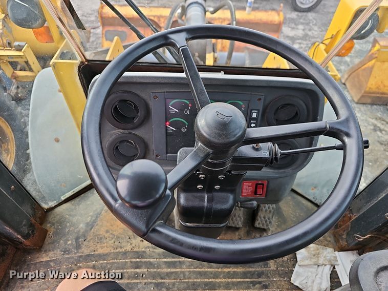 image for item OG9396 2006 John Deere 444J  wheel loader