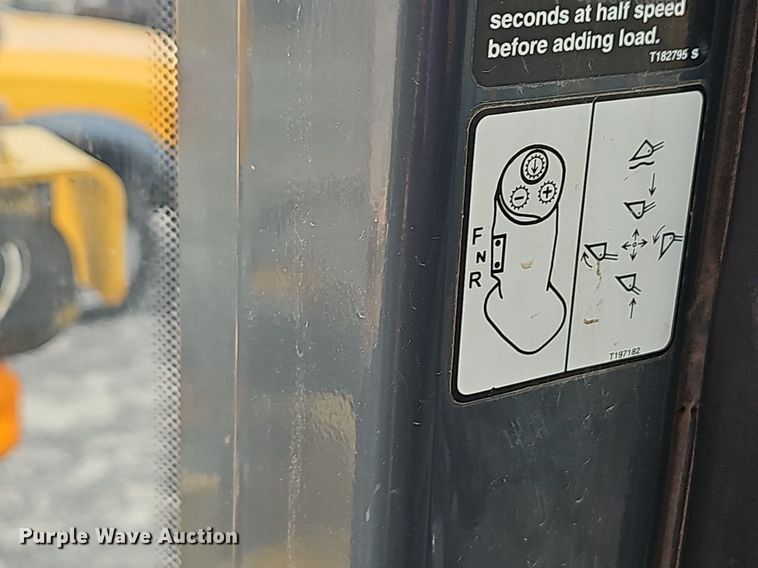 image for item OG9396 2006 John Deere 444J  wheel loader