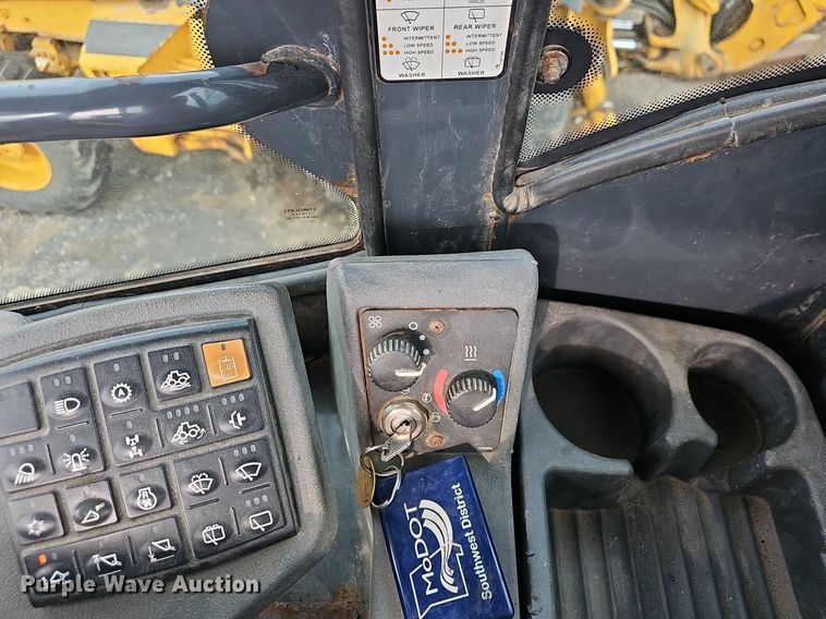 image for item OG9396 2006 John Deere 444J  wheel loader