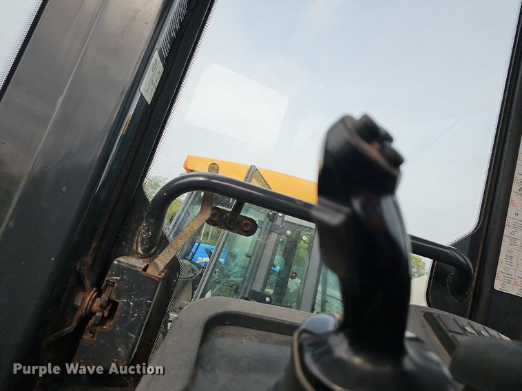 image for item OG9396 2006 John Deere 444J  wheel loader