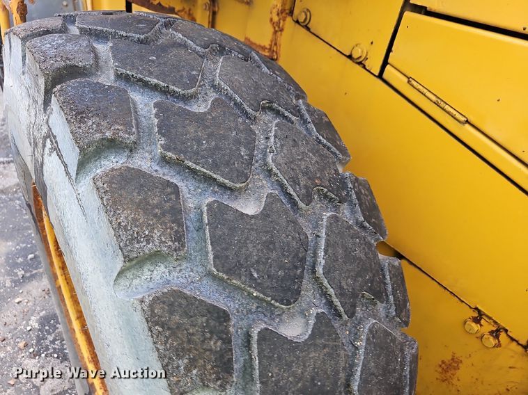 image for item OG9396 2006 John Deere 444J  wheel loader
