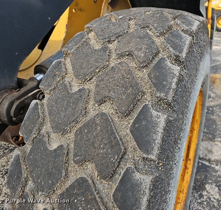 image for item OG9396 2006 John Deere 444J  wheel loader