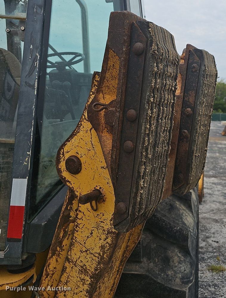 image for item OG9398 2003 John Deere 410G  backhoe